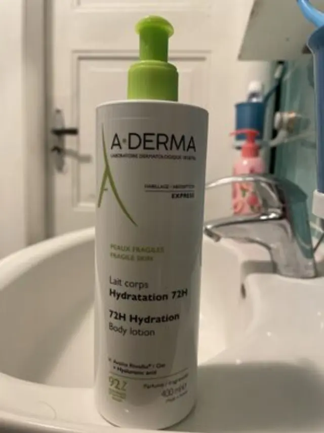 A-Derma The Essentials Λοσιόν Σώματος 72ωρης Eνυδάτωσης, 400ml