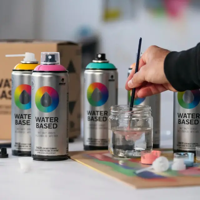 MTN Waterbased Spray Paint 400ml WB4 Fluorescent Blue 3