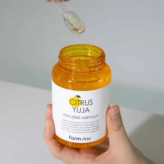 Farmstay Citrus Yuja Vitalizing Ampoule Ενυδάτωση, Λάμψη και Αναζωογόνηση με Βιταμίνη C 250ml 2
