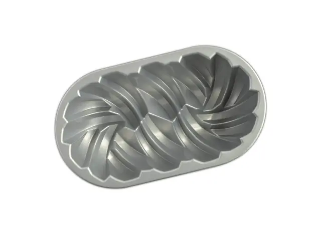 Φόρμα για κέικ Nordic Ware Premier Gold σε σχήμα πλεξούδας, με τρύπα και διαστάσεις 26x15.5x7.5cm 96077