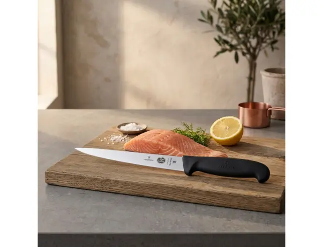 Μαχαίρι φιλεταρίσματος για ψάρι Victorinox Fibrox με εξτρα εύκαμπτη λάμα και μήκος λεπίδας 18cm - Black5.3813.18