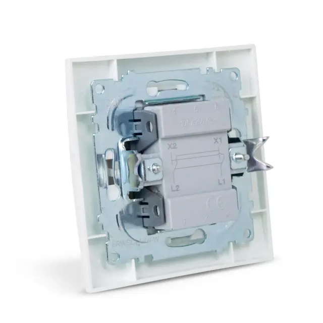 Entac 107 Arnold Recessed wall intermediate switch White 15.005.0273 3