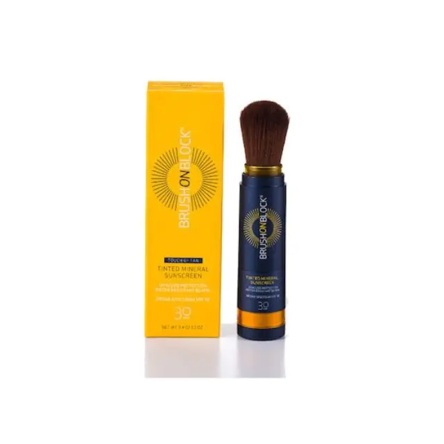 Brush On Block Touch of Tan Mineral Powder Sunscreen Spf 30 Αντηλιακή πούδρα προσώπου με χρώμα 3,4gr