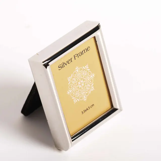 κορνίζα επάργυρη mini 4,5x5,5cm για φωτογραφία 3,5Χ4,5cm ειναι ιδανική για φωτογραφία μέγεθος ταυτότητας (8735) 3