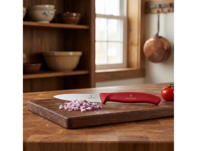 Μαχαίρι Γενικής Χρήσης Victorinox Swiss Classic με μήκος λεπίδας 8cm - Red6.7601.C1