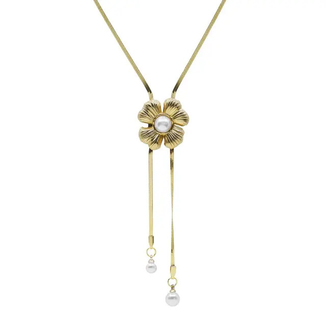 Golden Bloom Pearl necklace