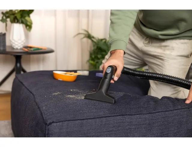 Σκούπα Karcher Πλύσης-Απόπλυσης Υφασμάτινων Επιφανιών SE 5 (1.081-230.0) με Ισχύ 1000 W και χωρητικότητα κάδου 4 L1.081-230.0 3