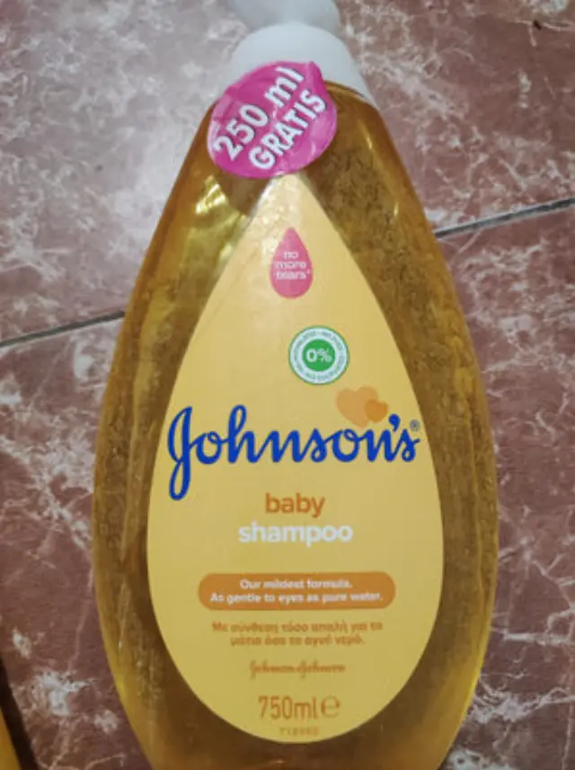 Johnson + Johnson Baby Shampoo Classic Χαμομήλι 750ml