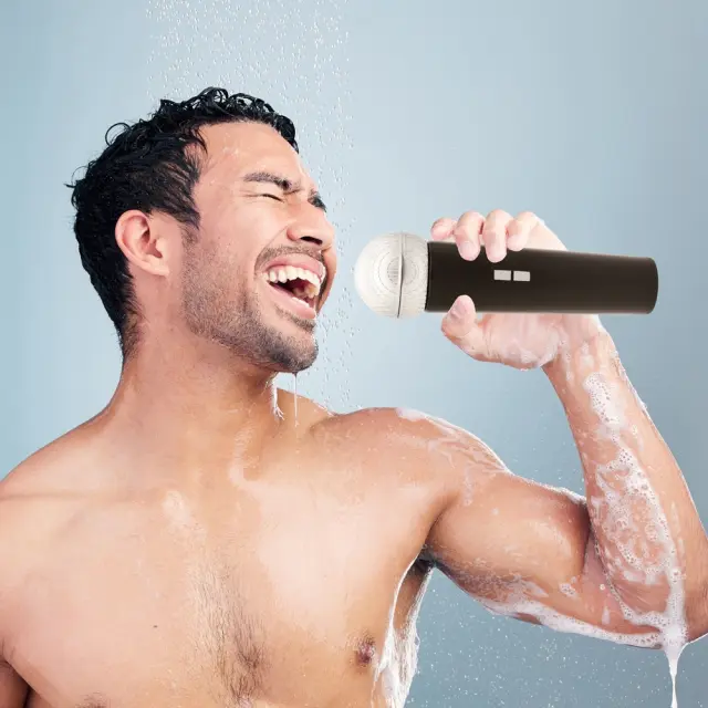 Winkee Microphone Shower Gel Dispenser Bottle: Rockstar
