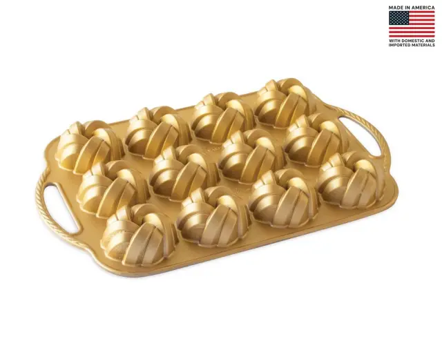 Φόρμα για 12 μικρά κέικ Nordic Ware Premier Gold 75th Anniversary σε πλεκτό σχήμα, με τρύπα και διαστάσεις 38x25x4cm95377 3