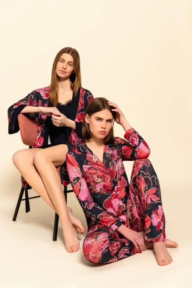 W1364 - Type - PYJAMA BUTTONED MAGENTA FLOWER