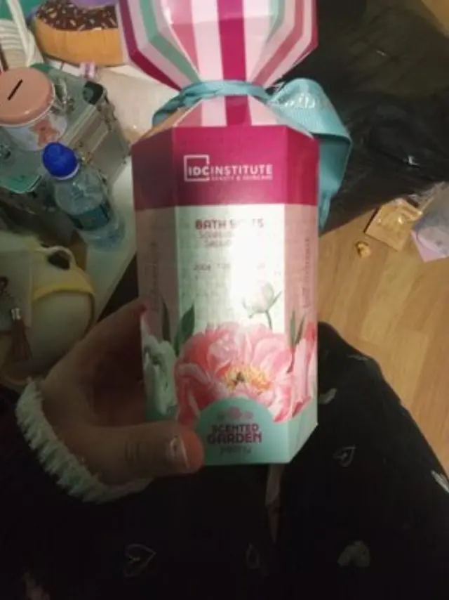 IDC Scented Garden Peony Bath Salts 200gr