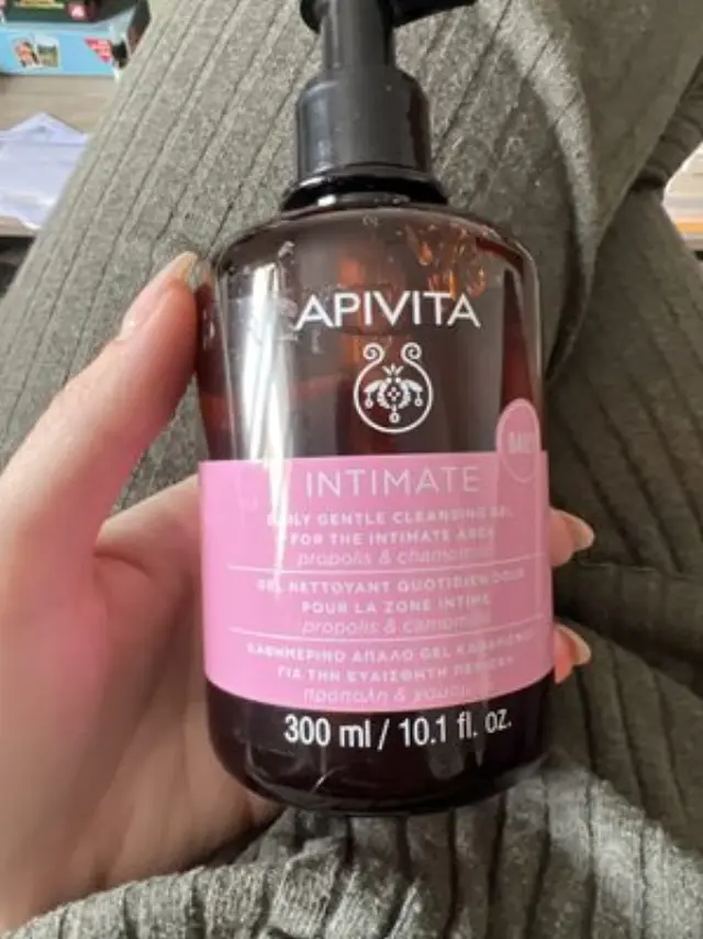 Apivita Intimate Gentle Cleansing Gel Απαλό Gel Καθαρισμού για την Ευαίσθητη Περιοχή με Χαμομήλι & Πρόπολη , 300ml