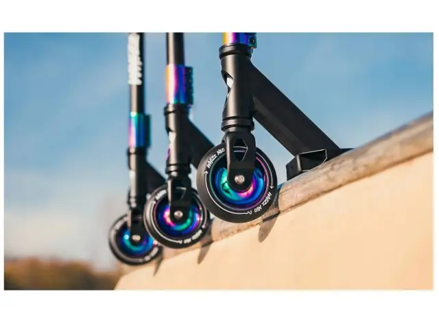 Lionelo Whizz Παιδικό Πατίνι Black Green Lime 3
