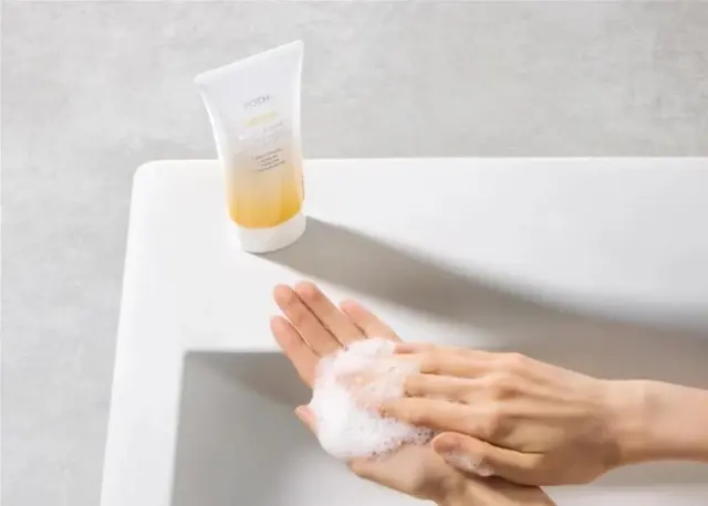 Apothe Baku Kaol Brightening Scrub Cleanser - peeling Λάμψης και Αντιγήρανσης 100ml 2