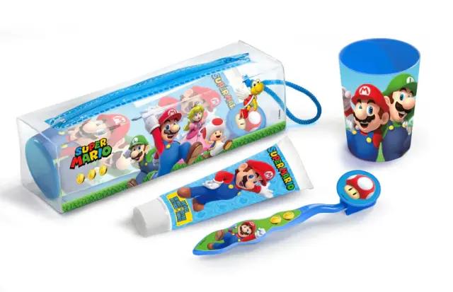 Super Mario Παιδικό Σετ Στοματικής Υγιεινής Dental Toiletry Bag: Οδοντόβουρτσα + Οδοντόκρεμα 75ml + Ποτηράκι + Νεσεσέρ