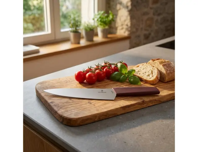 Μαχαίρι Victorinox Swiss Modern με μήκος λεπίδας 22cm - Red6.9016.221B