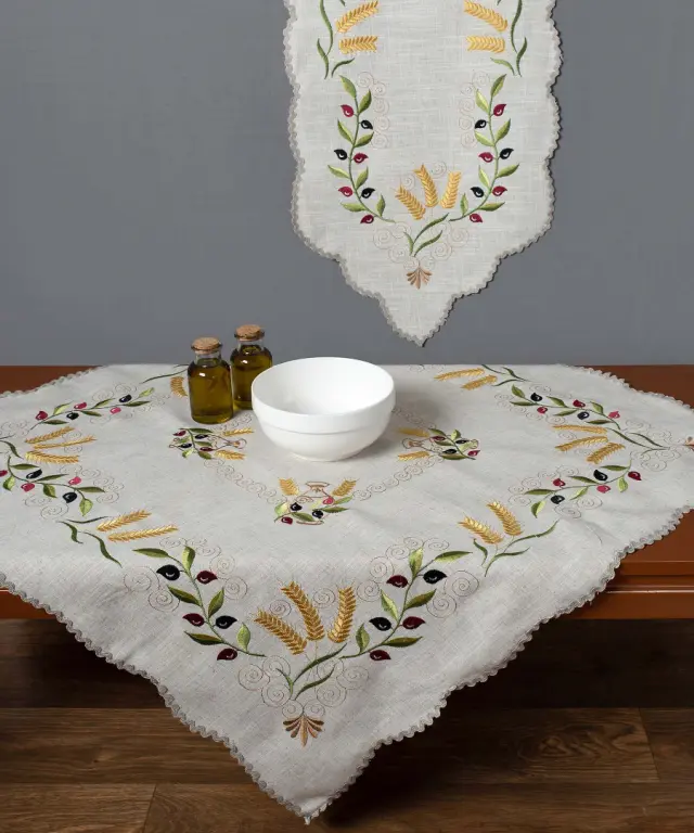 Τραπεζοκαρέ 8014 (135cm x 135cm) Κόκκινο - -