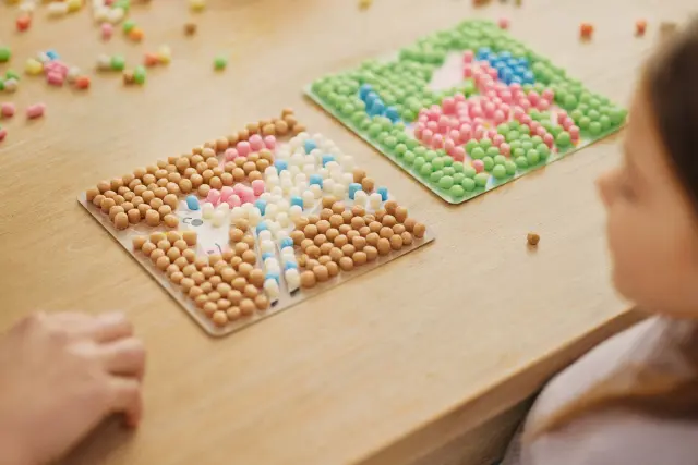 PlayMais Mosaic Κατασκευή με Σφουγγαράκια από Καλαμπόκι και Κάρτες 2.300τεμ – Μονόκερος (3+ ετών) PLM-160967 2