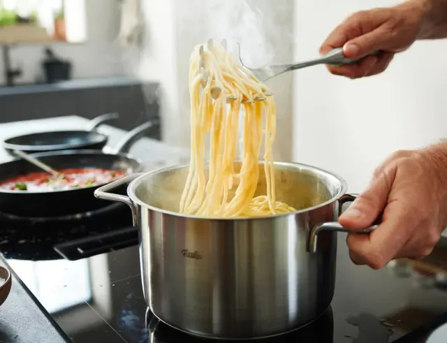Κουτάλα Ζυμαρικών Fissler Essential από ανοξείδωτο ατσάλι και μήκος 34cm200407000 3