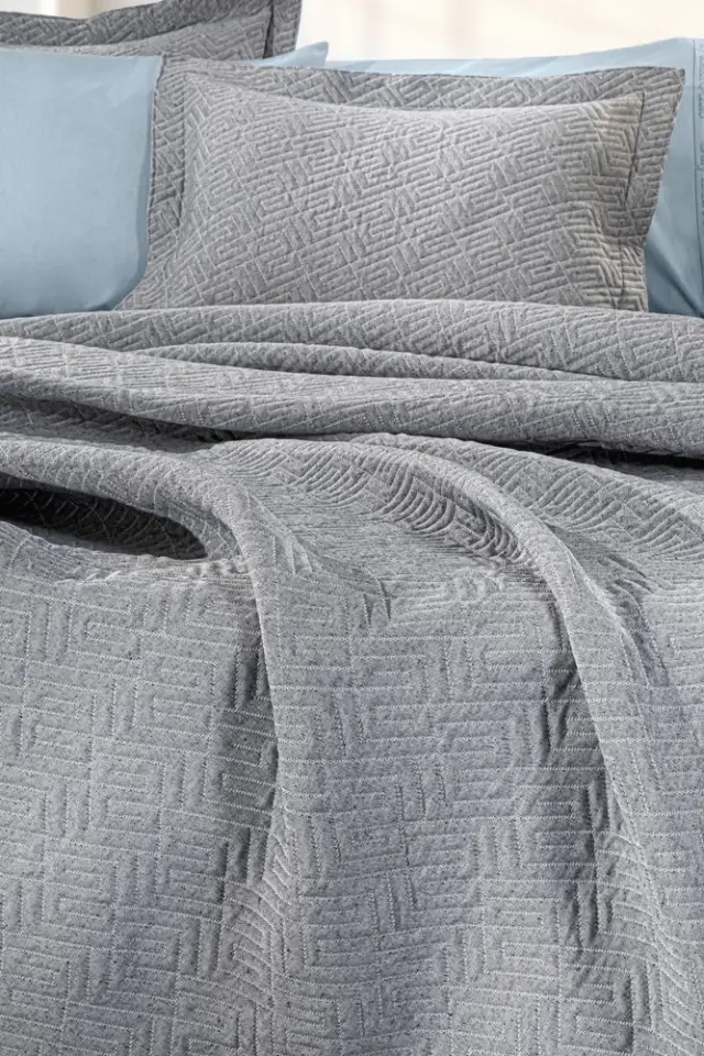 ΚΟΥΒΕΡΤΟΡΙΟ ΥΠΕΡΔΙΠΛΟ (245X260) PATTERN BLACK + WHITE GUY LAROCHE 2