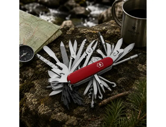 Ελβετικός Σουγιάς Victorinox Champ XXL με 73 λειτουργίες και μήκος 9.1cm - Red 1.6795.XXL
