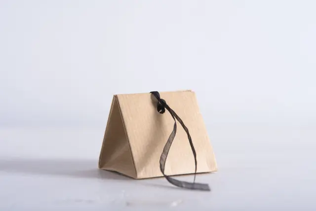 Beauty Home ΤΡΙΓΩΝΟ ΚΟΥΤΑΚΙ 8 x 8 x 8 cm Εκρού