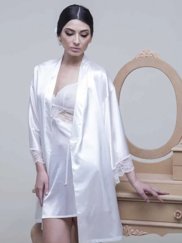 Miss Rosy Σατέν Νυφική Ρόμπα "Bride" Στρας Ιβουάρ 2