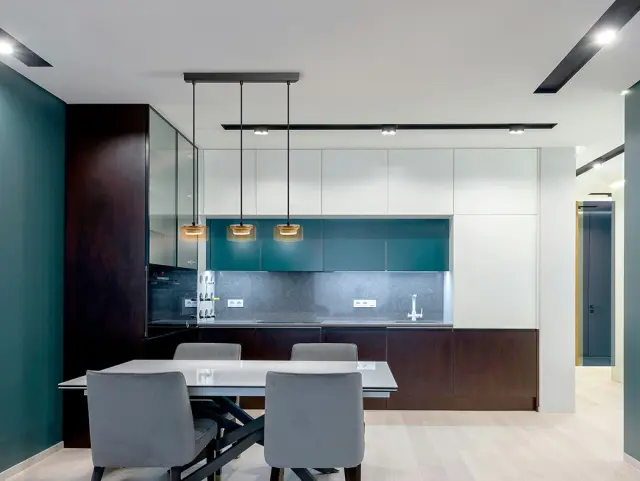 Μοντέρνο γραμμικό φωτιστικό OLAIA μαύρο μελί 3L 2