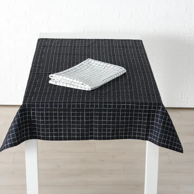 Τραπεζομάντηλο Λευκό/Μαύρο 100% Polyester 180x140cm