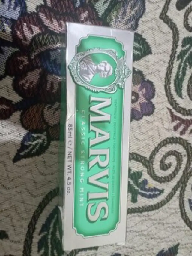 Marvis | Classic Strong Mint Toothpaste | Οδοντόκρεμα με Γεύση Μέντας για Λεύκανση και Δροσερή Αναπνοή | 85ml