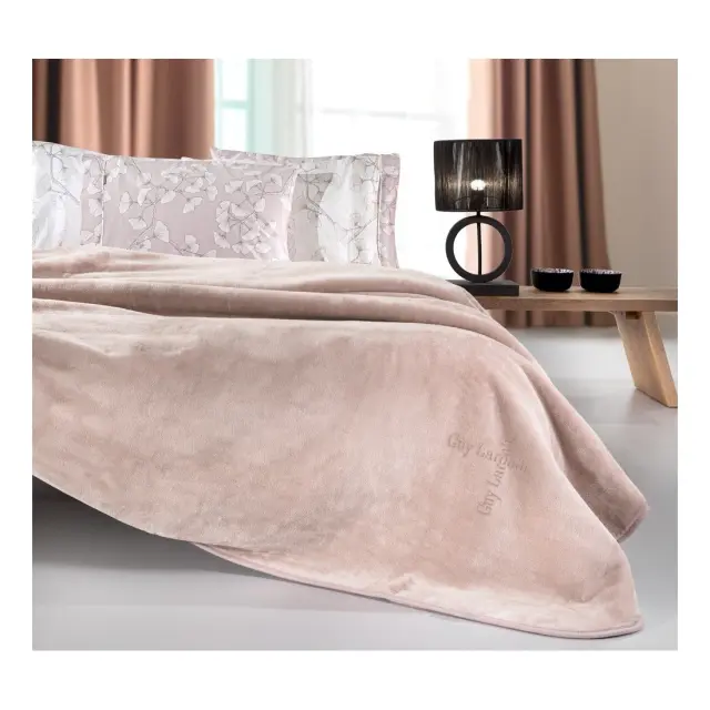 Κουβέρτα Βελουτέ Υπέρδιπλη Guy Laroche Logo Pudra 220x240