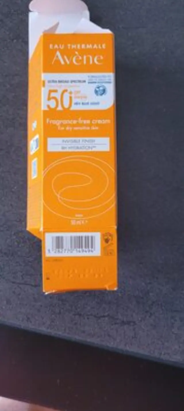 Eau Thermale Avène Soins Solaire Αντηλιακή κρέμα προσώπου SPF50+ χωρίς Άρωμα για το ξηρό και πολύ ξηρό δέρμα 50ml
