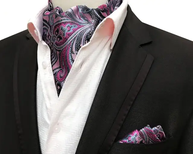 Γραβάτα Τύπου Ascot σε Λιλά Μοτίβο