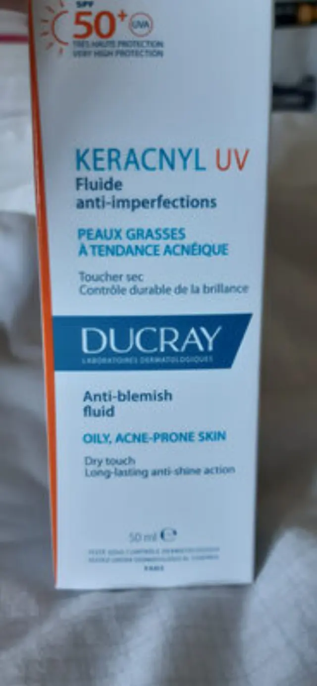 Ducray Kerancyl SPF50+ Fluide Λεπτόρρευστη Αντηλιακή Κρέμα κατά των Ατελειών 50ml