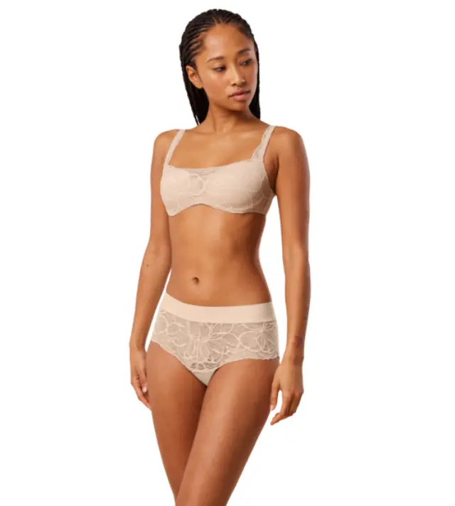 Triumph Body Make-Up Illusion Lace Shorty γυναικείο σλιπάκι 10219748-00NZ