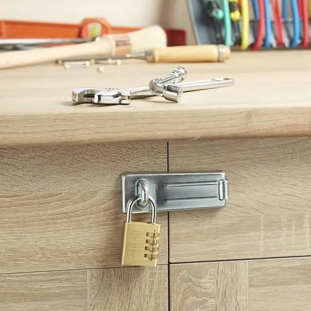 Master Lock 604EURD - Λουκέτο μπρούτζινο 40mm με συνδυασμό 3