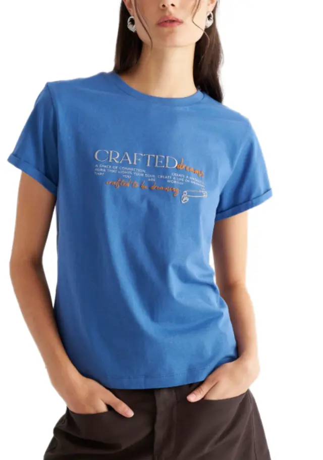 Attrattivo γυναικείο t-shirt με τύπωμα 9923922-2