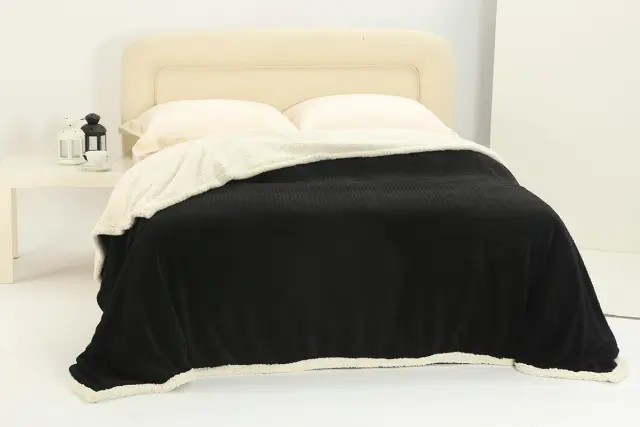 κουβέρτα fleece με sherpa (220cm x 240cm) pineapple μαύρο -