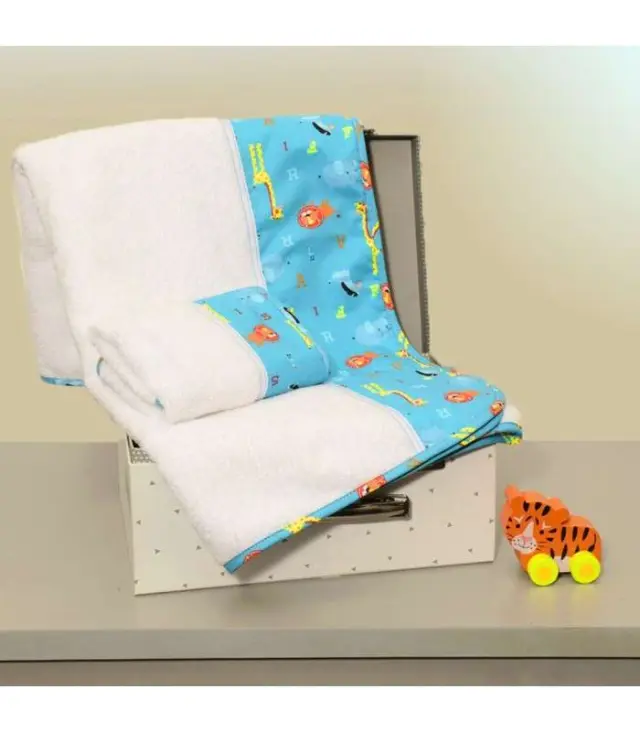 Oliver Baby Σετ Πετσέτες Εμπριμέ - 2 τεμ Σχ΄΄εδιο 216 100% βαμβάκι 450 ΓΡΜ/ΤΜ - 30Χ50 70Χ120 - Ελληνικής ραφής