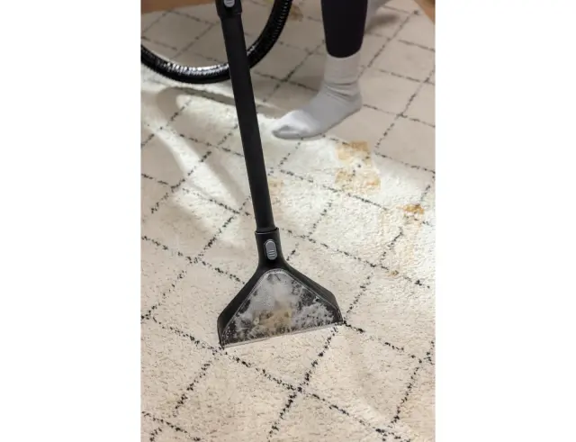 Σκούπα Karcher Πλύσης-Απόπλυσης Υφασμάτινων Επιφανιών SE 5 (1.081-230.0) με Ισχύ 1000 W και χωρητικότητα κάδου 4 L1.081-230.0 2