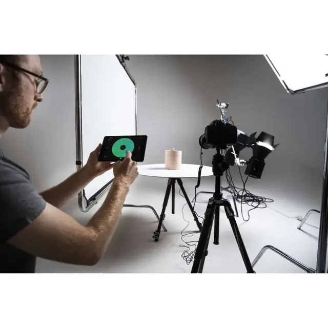 Syrp Genie Mini II - Product Turntable 2