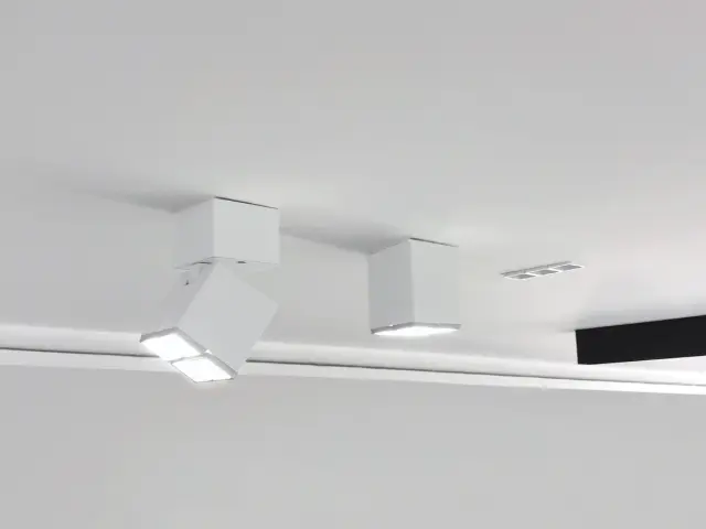 Abi Σποτ οροφής LED 6W 4000K 6.1x11cm κινητό λευκό Άσπρο 2