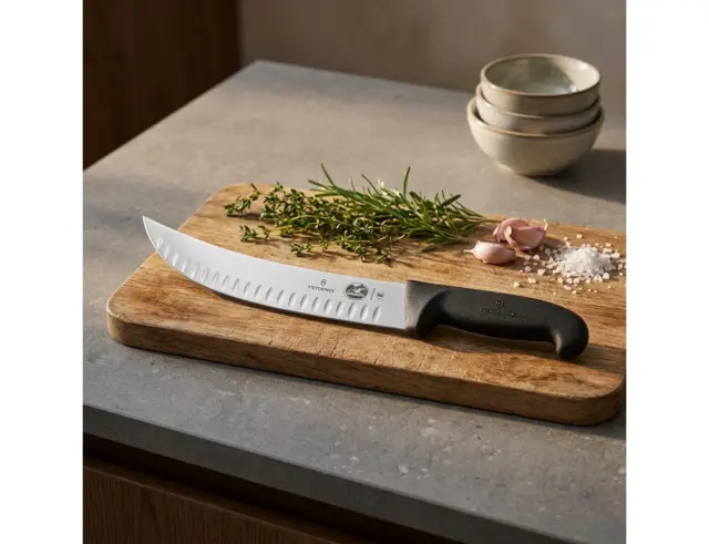 Μαχαίρι Σφαγής Victorinox Fibrox με καμπύλη λεπίδα, αυλακώσεις και μήκος 25cm - Black5.7323.25