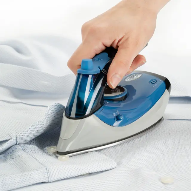 Black + Decker Ατμοσίδερο Ταξιδιού BXIR1000E 2