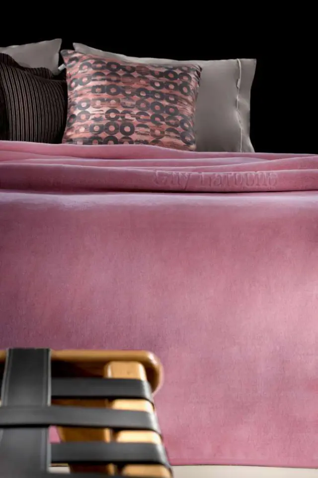 ΚΟΥΒΕΡΤΑ SMOOTH ΛΙΛΑ ΜΟΝΗ 160X220 Guy Laroche 2