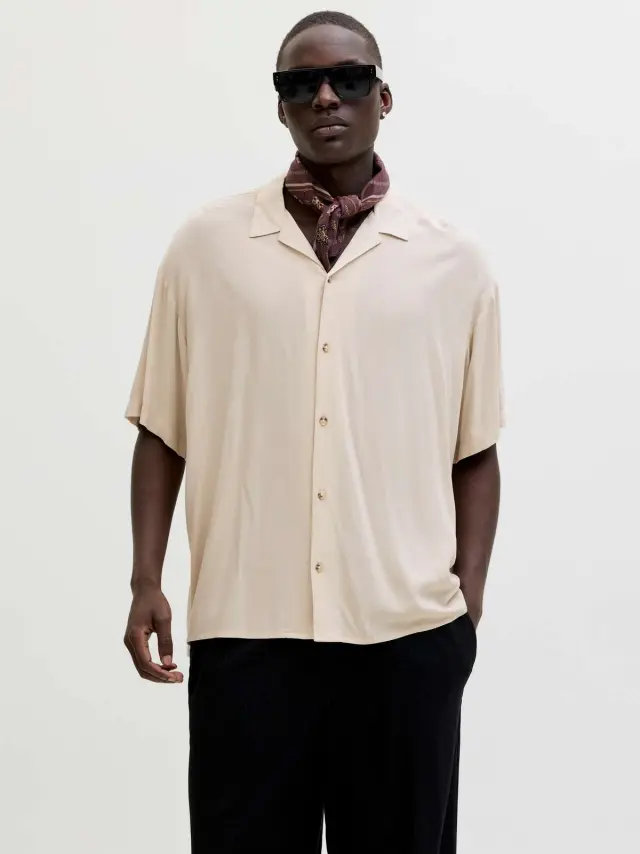 JJEJEFF RESORT SOLID SHIRT SS SN Moonbeam 2