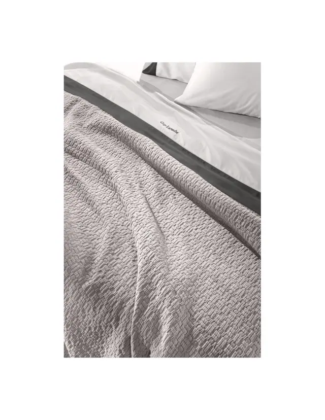 Κουβέρτα Υπέρδιπλη Guy Laroche Nikki Platinum 240x260 2