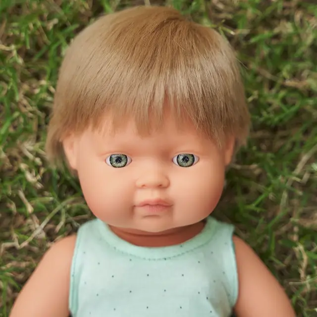 MINILAND DOLLS MINILAND ΚΟΥΚΛΑ ΚΑΥΚΑΣΙΟΣ 38 CM ΜΕ ΞΑΝΘΑ ΜΑΛΛΙΑ ΚΑΙ ΕΣΩΡΟΥΧΑ 3