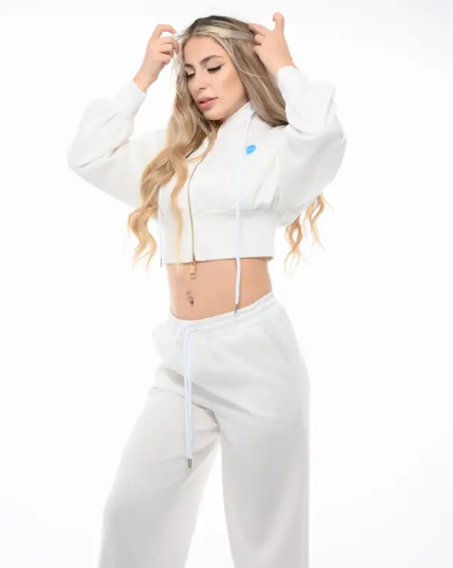 Ghetto Women’s White Cropped Zip Hoodie + Wide-Leg Jogger Set 3